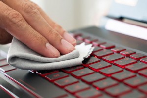 Καθαρισμός πληκτρολογίου